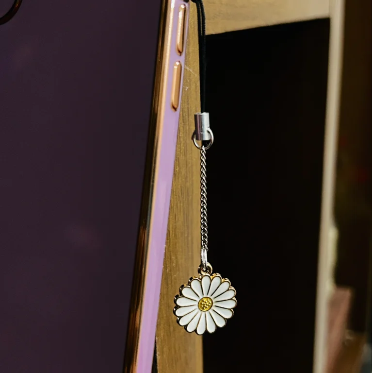 Dainty White Daisy Chain Dangle
